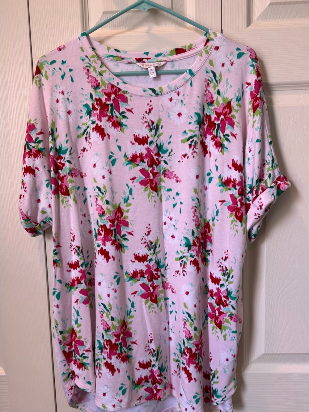 # crown & ivy XL Soft Pink Tee with Broght Pink and Green Floral Print